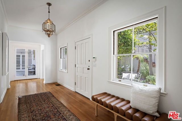 3659 Shannon Road, Los Angeles, CA 90027