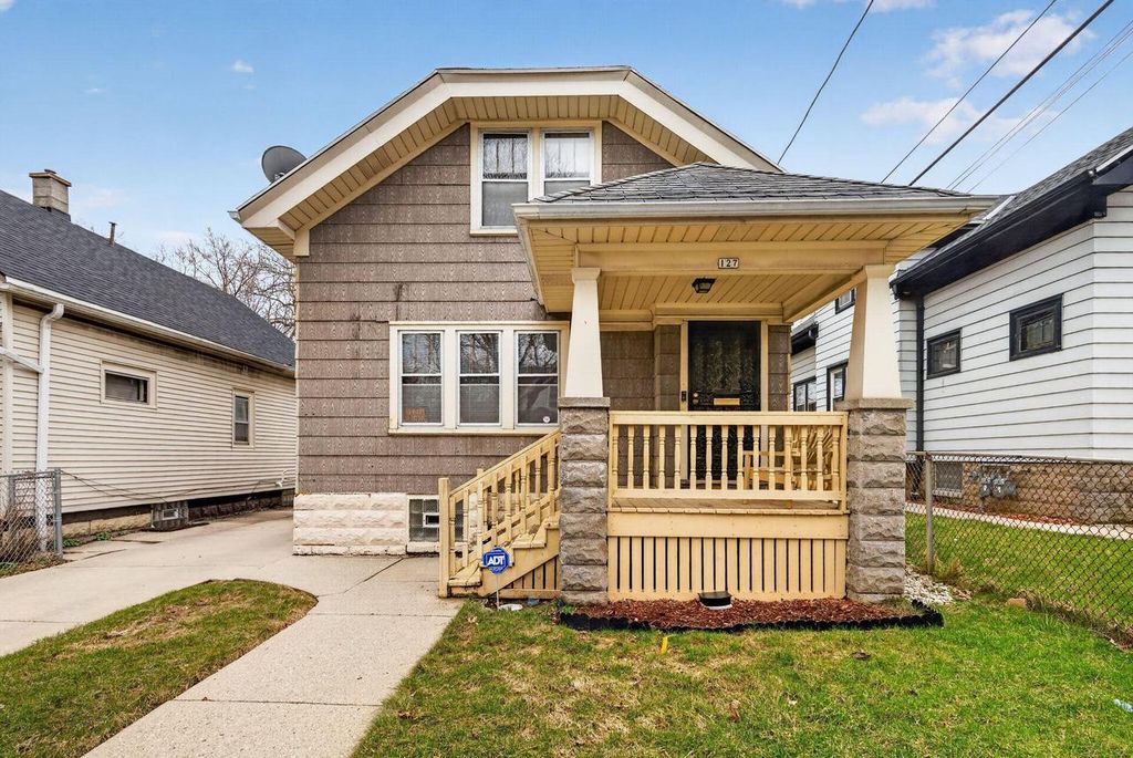127 Ring STREET, Milwaukee, WI 53212