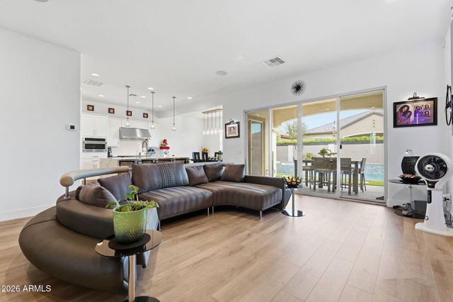 161 E ELMWOOD Place, Chandler, AZ 85249