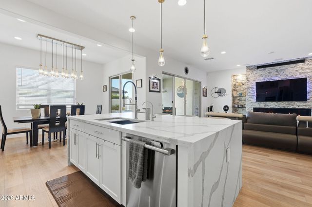 161 E ELMWOOD Place, Chandler, AZ 85249