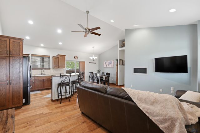 10075 LARAMIE LN, Summerset, SD 57718