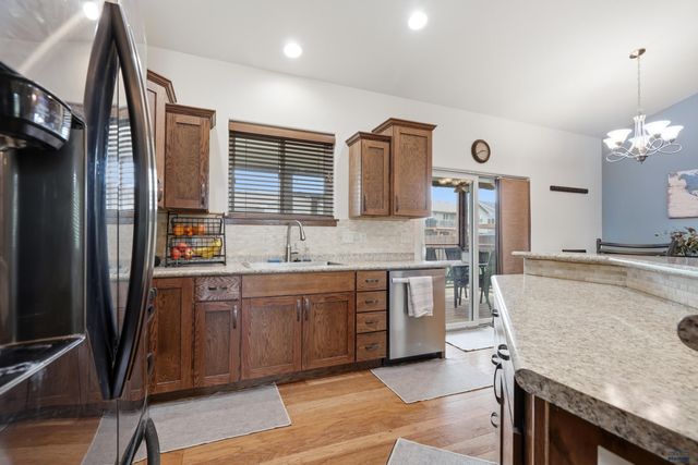 10075 LARAMIE LN, Summerset, SD 57718