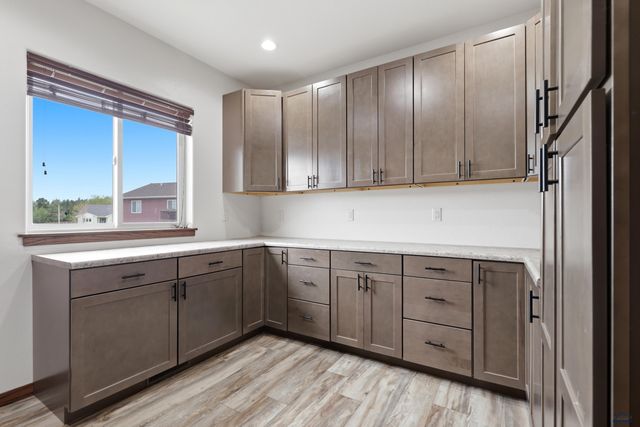 10075 LARAMIE LN, Summerset, SD 57718
