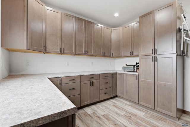 10075 LARAMIE LN, Summerset, SD 57718