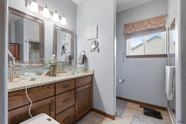 10075 LARAMIE LN, Summerset, SD 57718