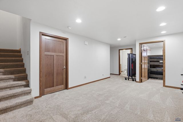10075 LARAMIE LN, Summerset, SD 57718
