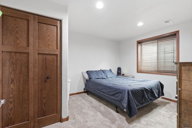10075 LARAMIE LN, Summerset, SD 57718