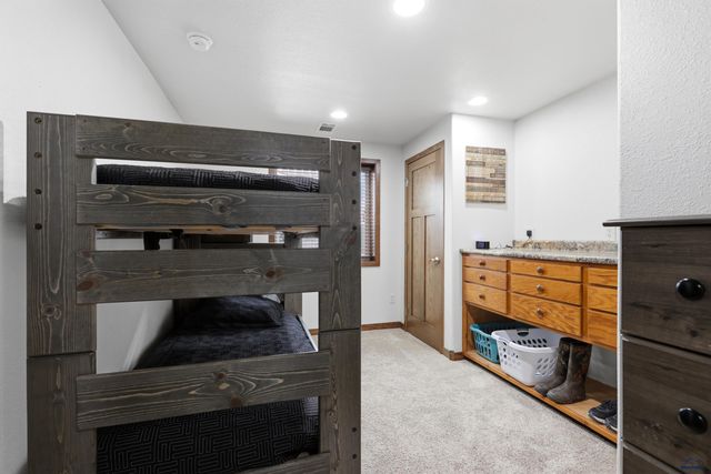 10075 LARAMIE LN, Summerset, SD 57718