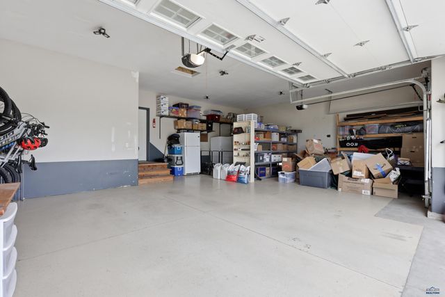 10075 LARAMIE LN, Summerset, SD 57718