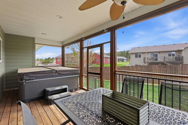 10075 LARAMIE LN, Summerset, SD 57718