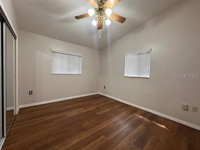 542 E CAROLINE STREET, Tavares, FL 32778