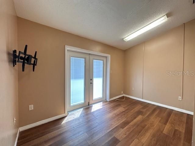 542 E CAROLINE STREET, Tavares, FL 32778