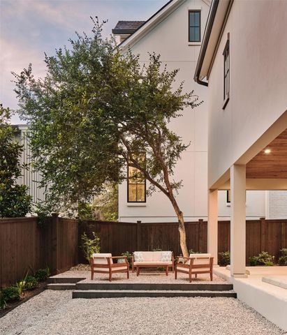 1900 Matthews DR, Austin, TX 78703