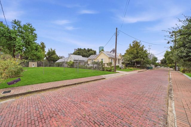 720 Sabine Street, Houston, TX 77007