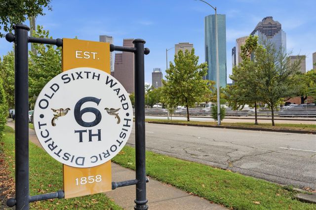 720 Sabine Street, Houston, TX 77007