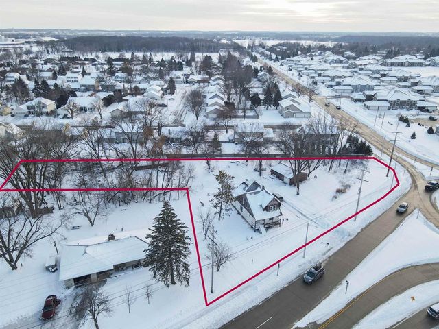 1290 W WINNECONNE AVENUE, Neenah, WI 54956