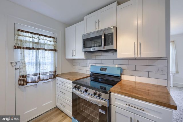 561 BURROWES AVE, Lancaster, PA 17602
