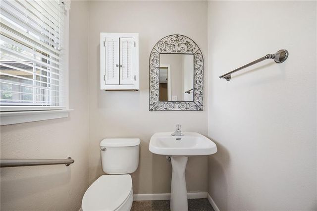 10413 W 49 Street, Shawnee, KS 66203