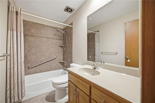 10413 W 49 Street, Shawnee, KS 66203