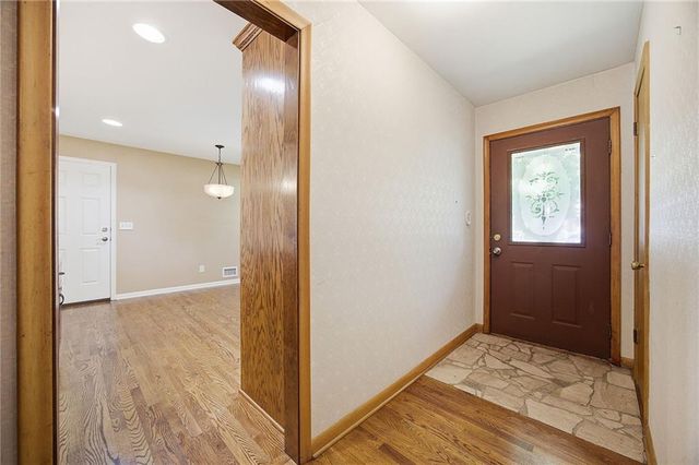 10413 W 49 Street, Shawnee, KS 66203