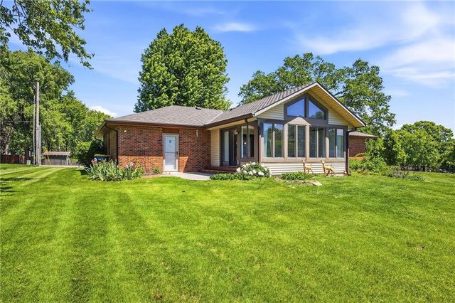 10413 W 49 Street, Shawnee, KS 66203