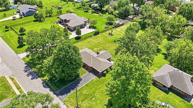 10413 W 49 Street, Shawnee, KS 66203