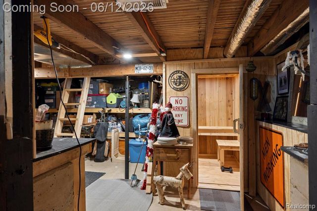 1808 Lombardy, Highland, MI 48356