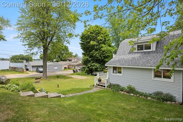 1808 Lombardy, Highland, MI 48356