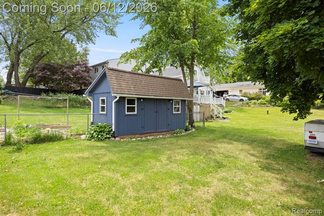 1808 Lombardy, Highland, MI 48356