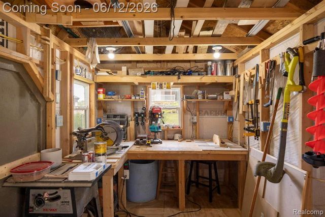 1808 Lombardy, Highland, MI 48356