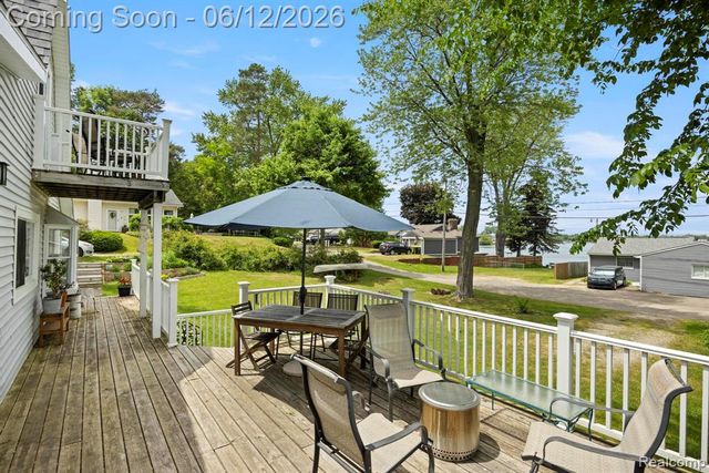 1808 Lombardy, Highland, MI 48356