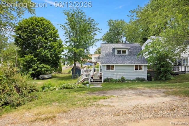 1808 Lombardy, Highland, MI 48356
