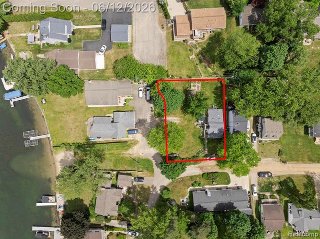 1808 Lombardy, Highland, MI 48356