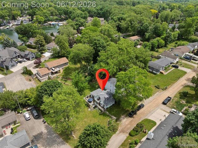 1808 Lombardy, Highland, MI 48356
