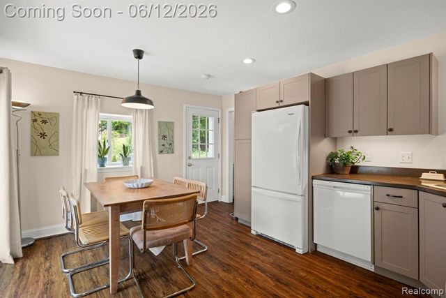 1808 Lombardy, Highland, MI 48356