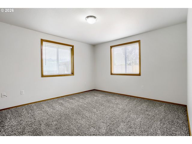 218 Sw 11TH St, Dundee, OR 97115