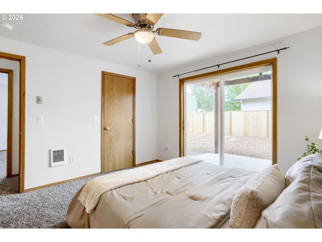 218 Sw 11TH St, Dundee, OR 97115