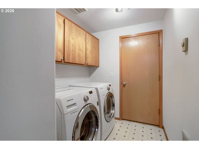 218 Sw 11TH St, Dundee, OR 97115