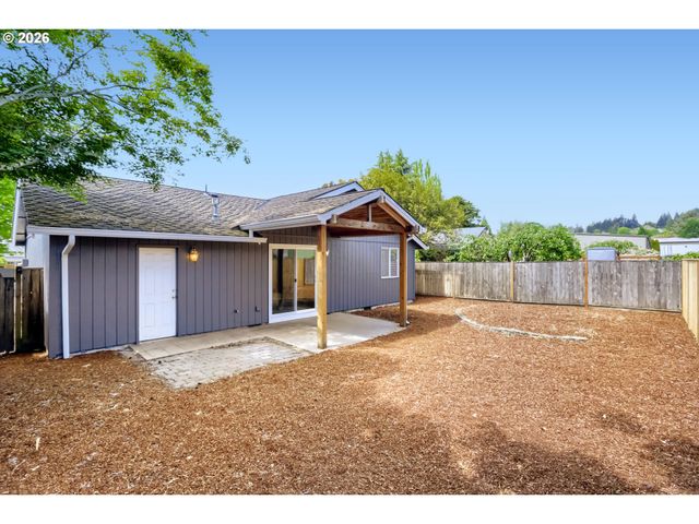 218 Sw 11TH St, Dundee, OR 97115