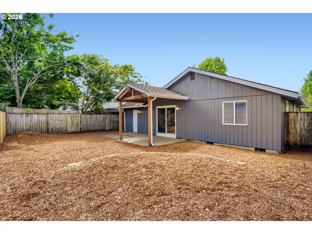 218 Sw 11TH St, Dundee, OR 97115