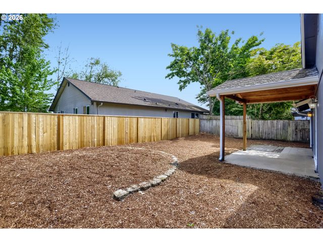 218 Sw 11TH St, Dundee, OR 97115
