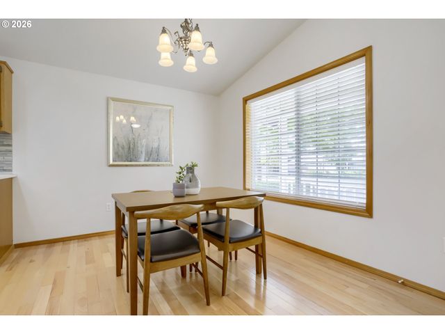 218 Sw 11TH St, Dundee, OR 97115