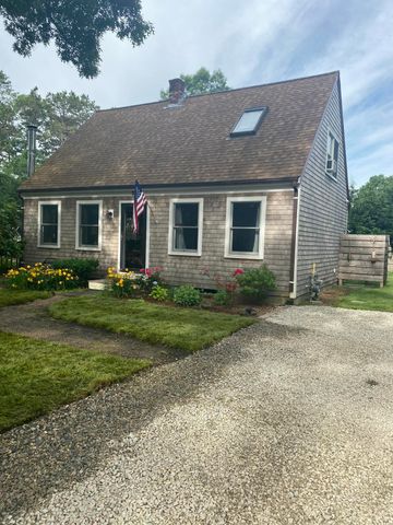 25 Rainbow Lane, Mashpee, MA 02649
