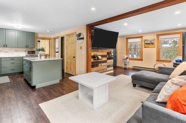 25 Rainbow Lane, Mashpee, MA 02649