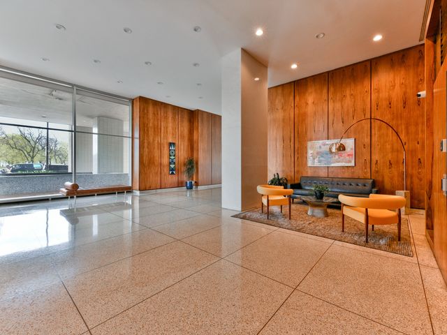3600 N LAKE SHORE Drive 216, Chicago, IL 60613