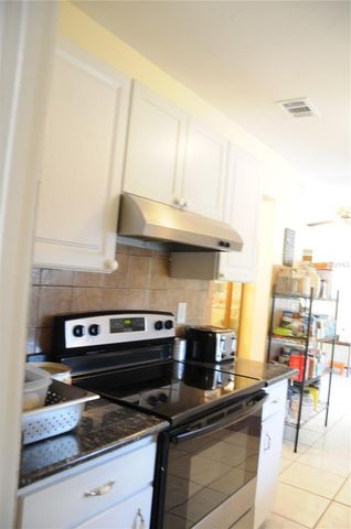 8002 WOODVINE PLACE, Tampa, FL 33615