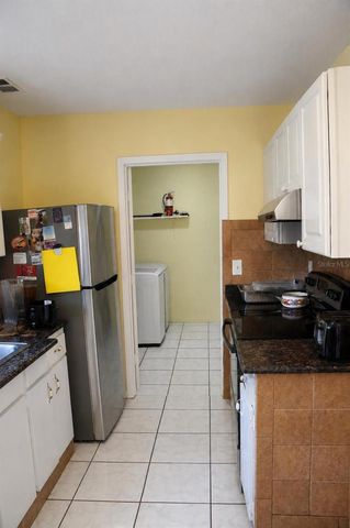 8002 WOODVINE PLACE, Tampa, FL 33615