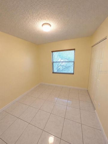 8002 WOODVINE PLACE, Tampa, FL 33615