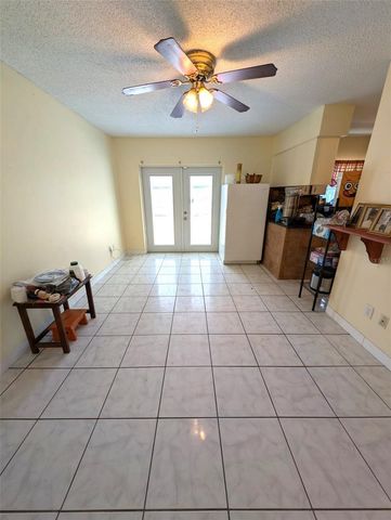 8002 WOODVINE PLACE, Tampa, FL 33615