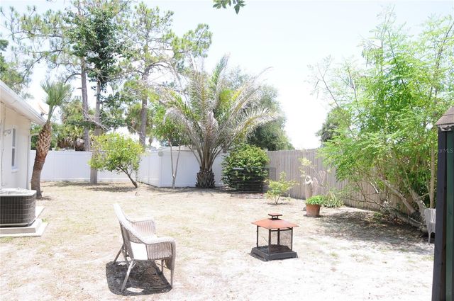 8002 WOODVINE PLACE, Tampa, FL 33615